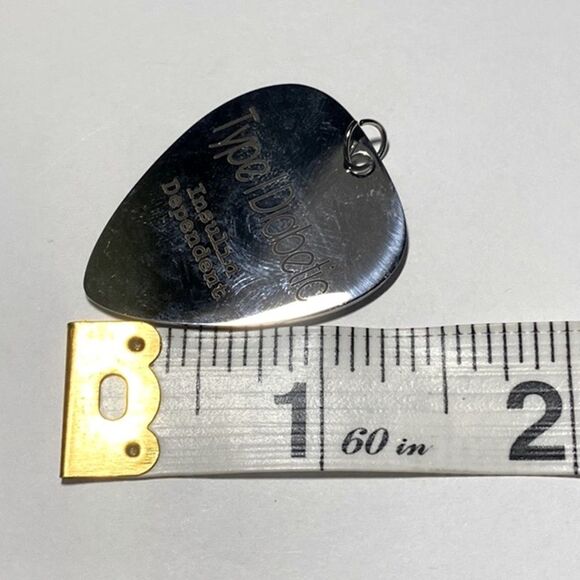 T1D Medical Alert, Guitar Pick Charm & Adjustable Rope, Unisex - Picture 6 of 10